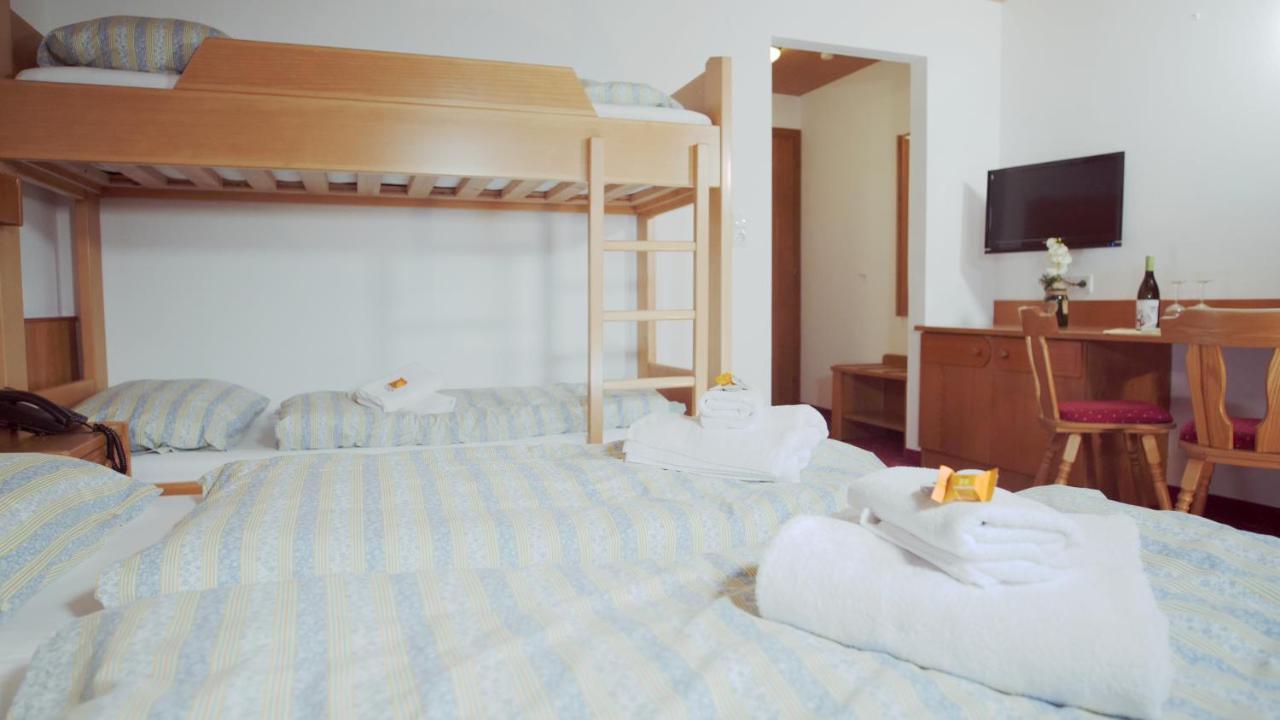 Pension Traube Uderns Buitenkant foto