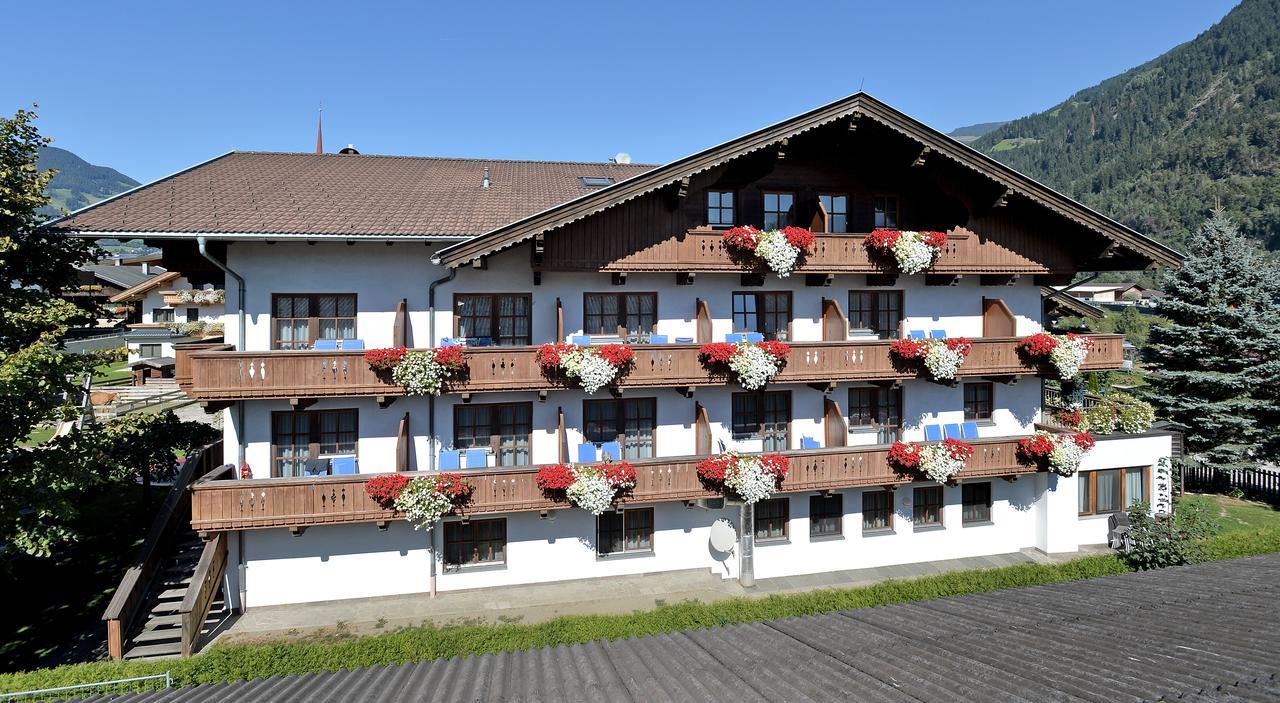 Pension Traube Uderns Buitenkant foto